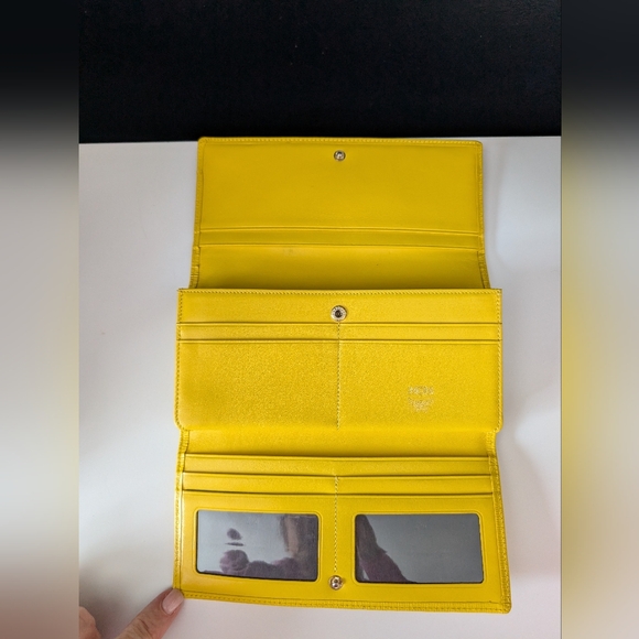 Authentic MCM Visetos Long Wallet in Rare Lemon Yellow - Picture 9 of 15